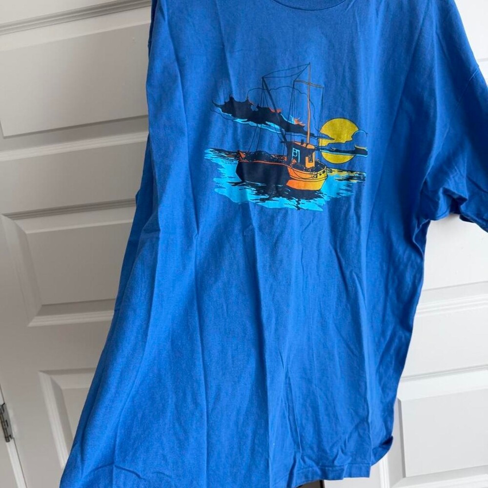 Blue vintage Hanes cotton t-shirt with fishing boat graphic, size XXL #fishing #